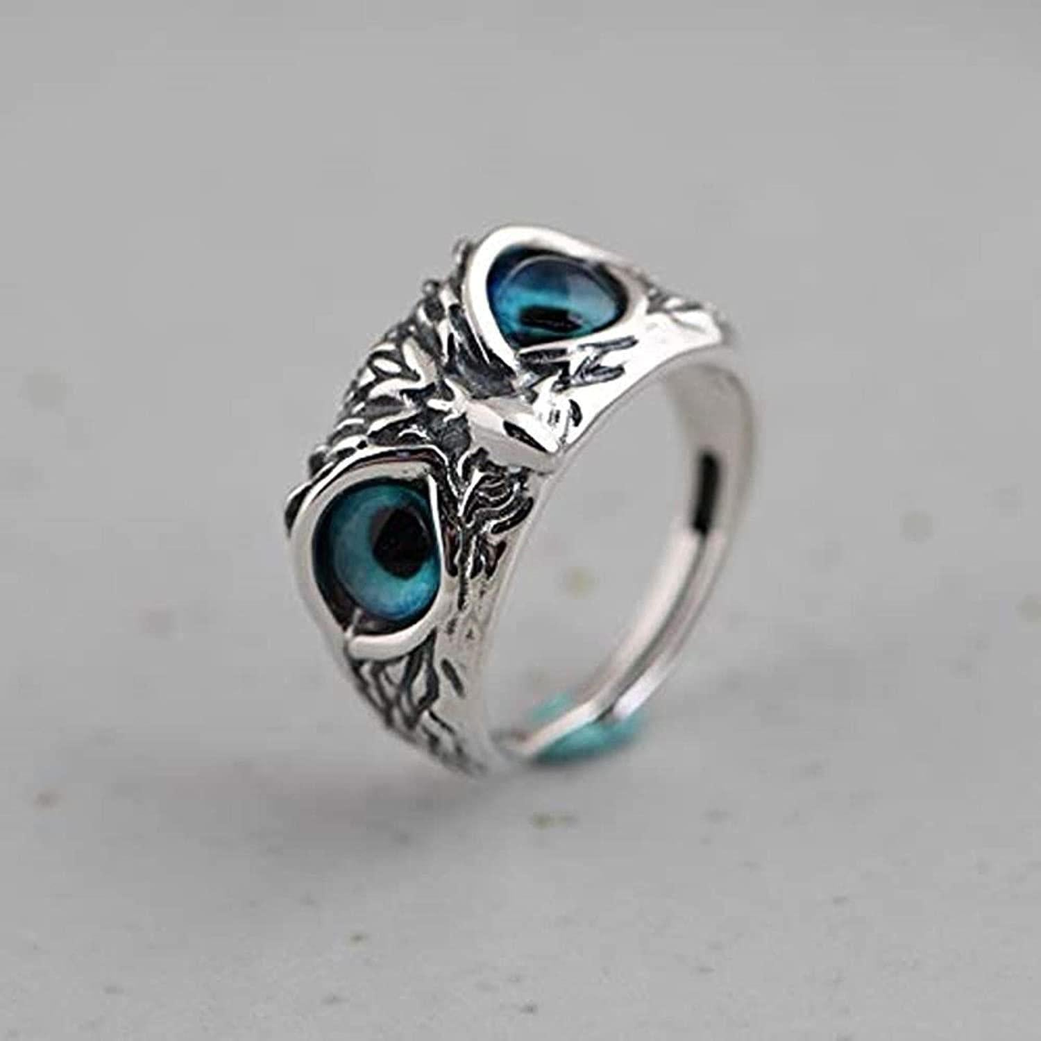 blue eye owl ring close up silver plated alloy jewellery